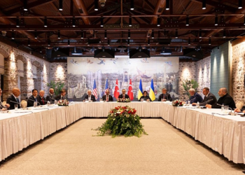 Dünya, Türkiye’nin diplomatik rolünü konuşuyor