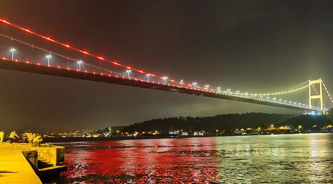 Galatasaray’ın şampiyonluk coşkusu Boğaz’a yansıdı!