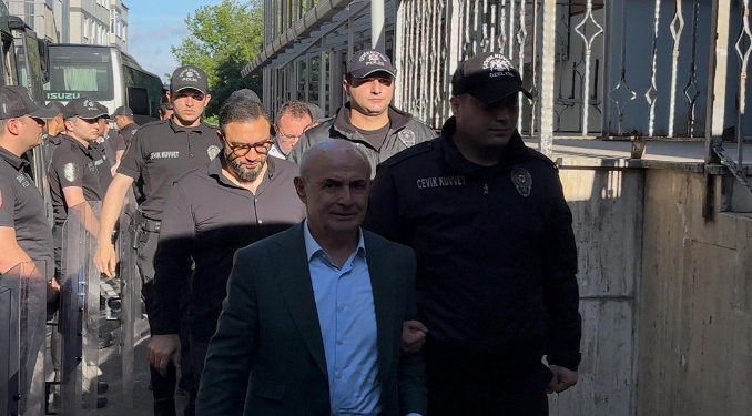 İstanbul’da Yolsuzluk Soruşturması: Eski milletvekili ve 5 belediye başkanı gözaltında