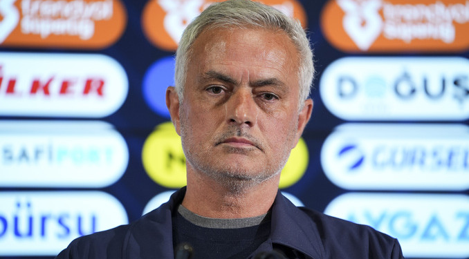 Mourinho’dan Galatasaray’a sert sözler!