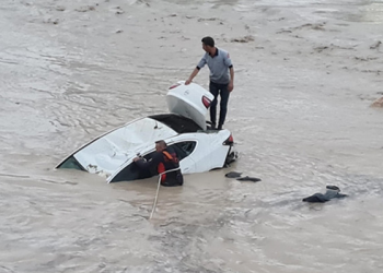 Osmaniye’yi sağanak vurdu, araçlar sele kapıldı