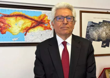 Pampal: Ege’de büyük bir deprem olursa şaşırmam