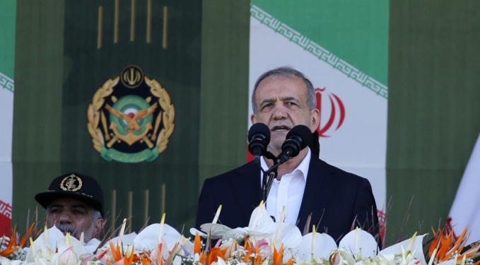 Pezeşkiyan’dan ”Nükleer programdan vazgeçmeyiz” mesajı