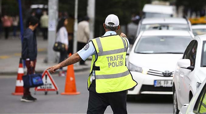 Trafik cezalarını artıran teklif, komisyondan geçti