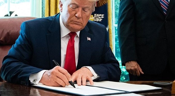 Trump’tan tüm dünyada ilaç fiyatlarını sarsacak karar!