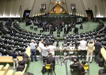 İran Meclisi’nden Hürmüz Boğazı kararı