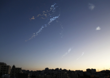 İran’dan gece saldırılarında 80’e yakın füze