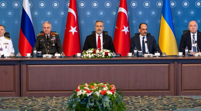 İstanbul’da kritik görüşme: Heyetler bi araya geldi