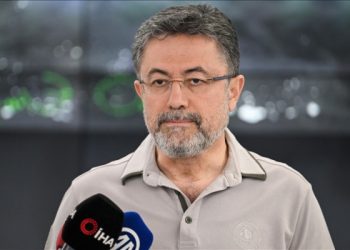 Bakan Yumaklı açıkladı: 76 yangınla eş zamanlı mücadele