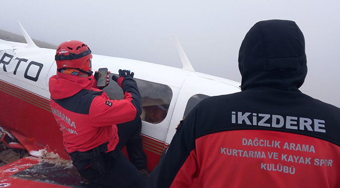 Kaçkarlar’da düşen uçağın enkazına ulaşıldı: Pilot öldü, yolcu sağ