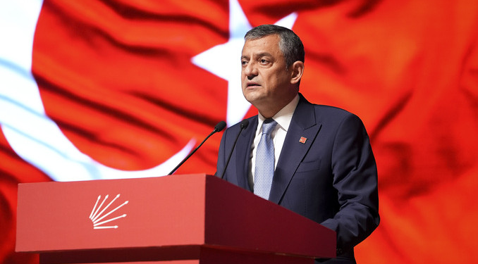 Özgür Özel’den gözaltı tepkisi: Sandığı ortadan kaldırma provası