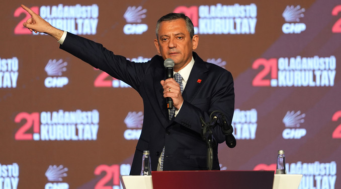 Özgür Özel’e Antalya mitingi biter bitmez soruşturma açıldı