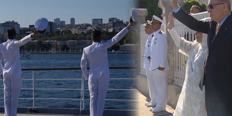 Boğaz’da şenlik! Gemiler Cumhurbaşkanı’nı selamladı