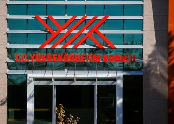 Danıştay’dan YÖK’ün hukuk fakültesi barajı için durdurma kararı