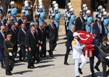 Devletin zirvesi Anıtkabir’de