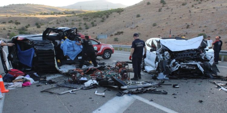 İki il, iki feci kaza: 7 can gitti