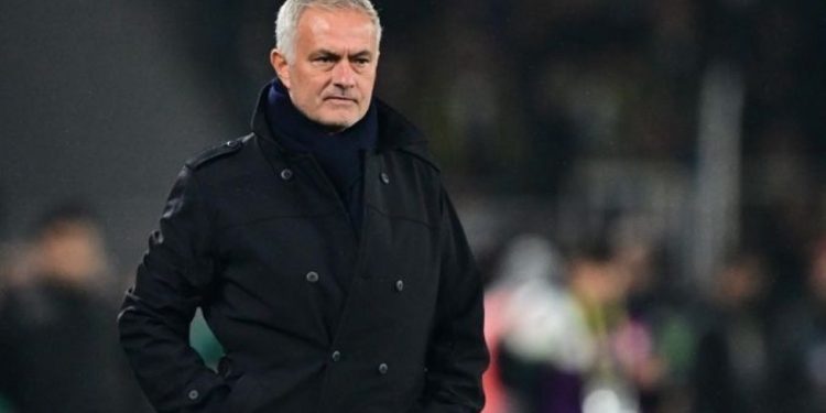 Mourinho, Fenerbahçe’den ne kadar tazminat alacak?