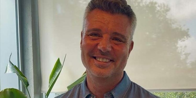 Sadettin Saran, Fenerbahçe başkan adaylığı için 500 imzayı teslim etti