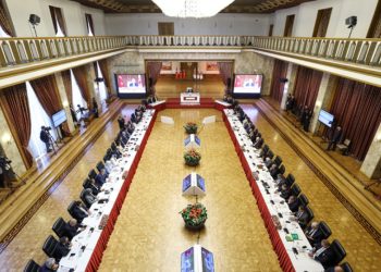 TBMM’de 7’nci toplantı: Eski başkanlar komisyonda dinleniyor