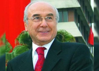 Adana’nın eski başkanı Aytaç Durak uçakta kalp krizi geçirdi