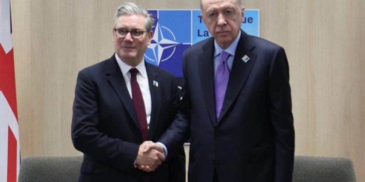 Erdoğan, İngiltere Başbakanı Starmer ile görüştü