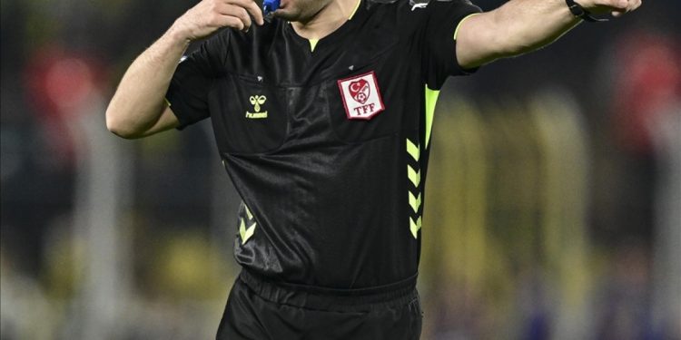 Fenerbahçe-Trabzonspor derbisinin hakemi belli oldu