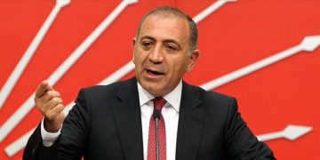 Gürsel Tekin koltuğa oturacağı saati açıkladı