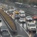 Haftanın ilk iş günü yoğunluğu yağışla birleşince İstanbul trafiği durma noktasına geldi