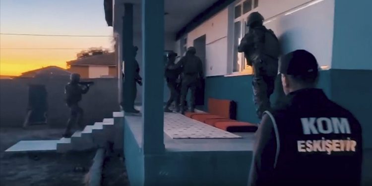 Mali suç örgütlerine operasyon: 115 gözaltı