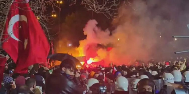 Saraçhane’de tutuklanan gençler nihayet serbest