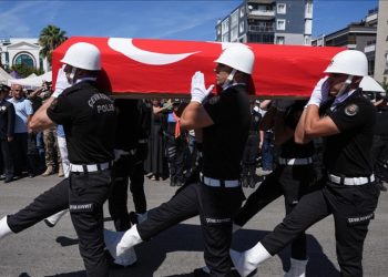 Şehit polislerimiz son yolculuğuna uğurlandı