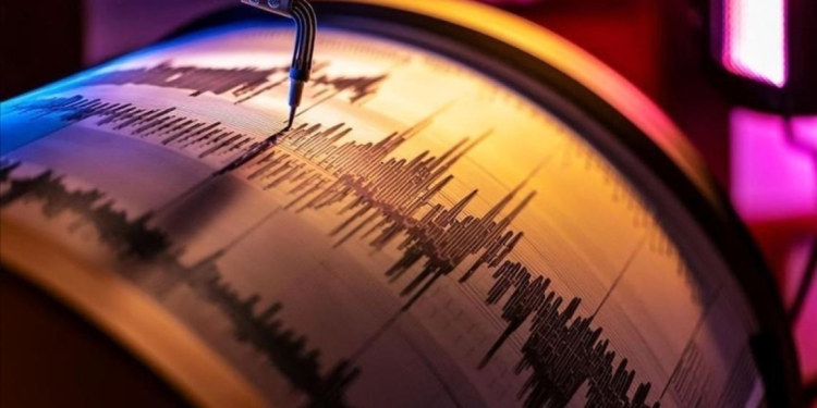 Balıkesir’de deprem alarmı: Sındırgı 3,7 ile sallandı