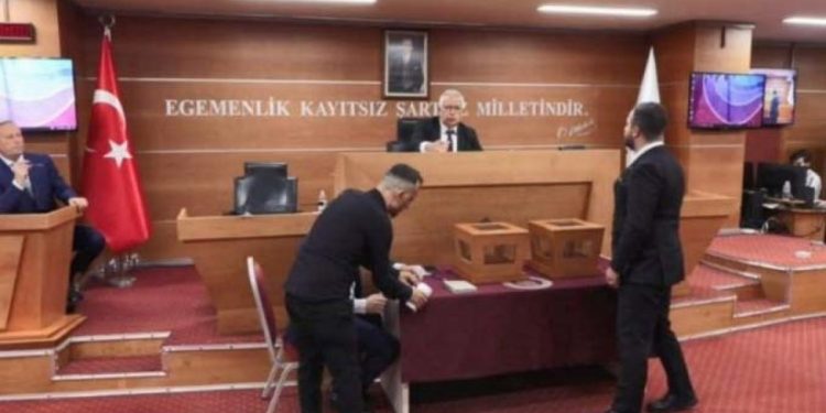 CHP’ye Bayrampaşa’da şok! Seçim iptal edildi