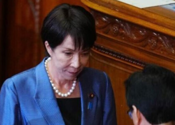 Japonya’nın ilk kadın Başbakanı Takaiçi göreve başladı