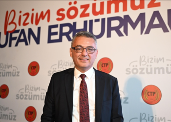 KKTC’nin yeni Cumhurbaşkanı Erhürman mazbatasını teslim aldı