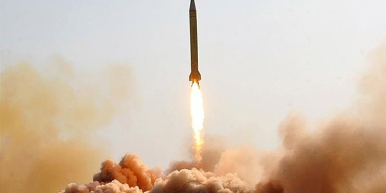 Kuzey Kore, Japon denizine balistik füzeler fırlattı