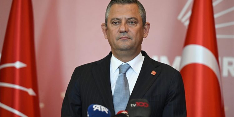 Özgür Özel’den Brüksel mitingi açıklaması ve sert operasyon eleştirisi