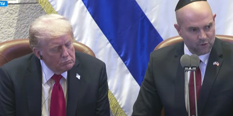 Trump’a İsrail Meclisi’nde protesto