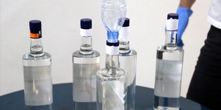 81 ilde dev operasyon: 30 bin şişe sahte içki ele geçirildi