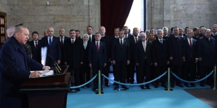 Devlet erkânı Anıtkabir’de