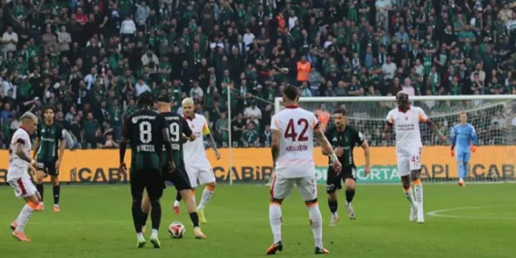 Galatasaray ilk mağlubiyetini aldı