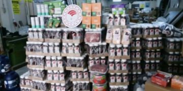 İzmir’de şok baskın: 30 ton bozuk gıda ele geçirildi