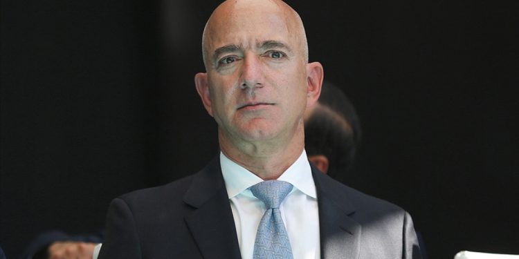 Jeff Bezos’un emekliliği kısa sürdü! Sahalara CEO olarak geri dönüyor