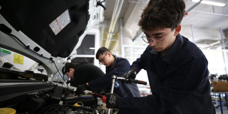 Mesleki eğitimde dev dönüşüm: Gelirler 7,1 milyar liraya ulaştı