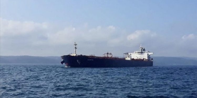 ABD, Venezuela açıklarında üçüncü petrol tankerini takibe aldı