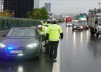 AYM’den çakar kararı: Araç sahibine otomatik ceza kesilmeyecek
