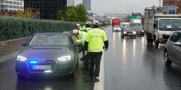 AYM’den çakar kararı: Araç sahibine otomatik ceza kesilmeyecek