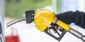 Benzin ve motorine bir yılda ne kadar zam geldi?