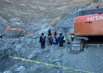 Göçük altındaki şantiye müdürünün cenazesi bulundu