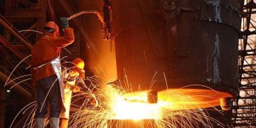 TÜİK: Sanayi üretimi ekimde aylık daraldı, yıllık arttı